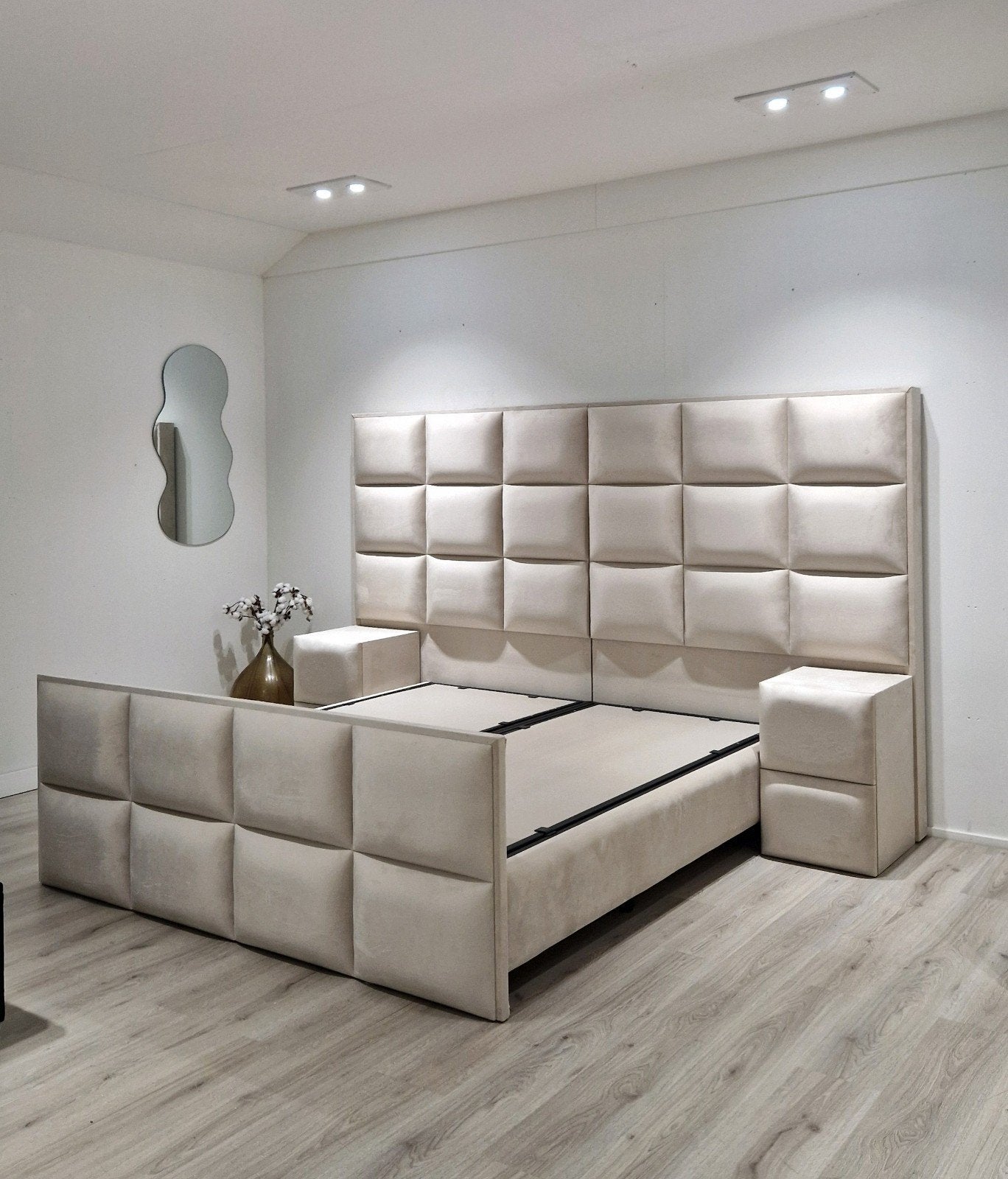 XXL Opbergbed Beige – Hoofdbord, Voetbord + 2 Nachtkastjes, Beige, Ophalen of Verzenden, Opbergbed, 180 cm