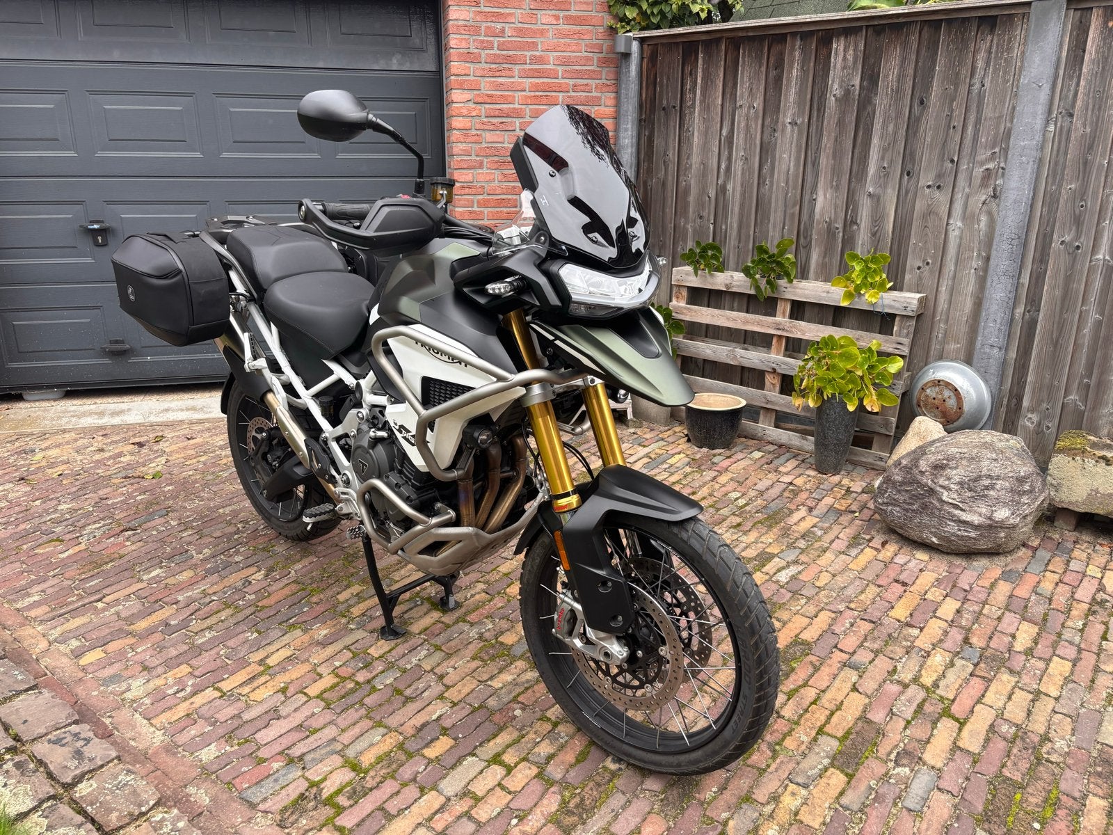 Triumph Tiger 1200 Rally Pro - Avontuurlijke Toermotor, Occasion, Motorrijbewijs A, 3 cilinders, Particulier