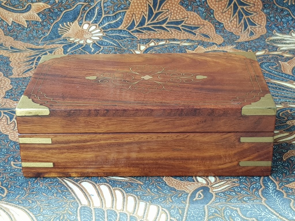 Prachtig antiek Oosters kistje van mahoniehout en koper., Antiek en Kunst, Ophalen of Verzenden