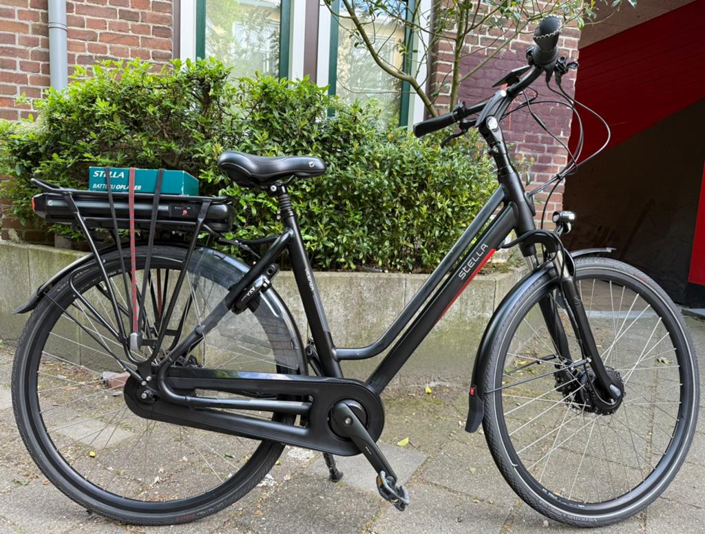 STELLA VICENZA BLACK FDST SUPERIOR DAMES ELEKTRISCHE FIETS, Fietsen en Brommers, Elektrische fietsen, Zo goed als nieuw, 51 tot 55 cm