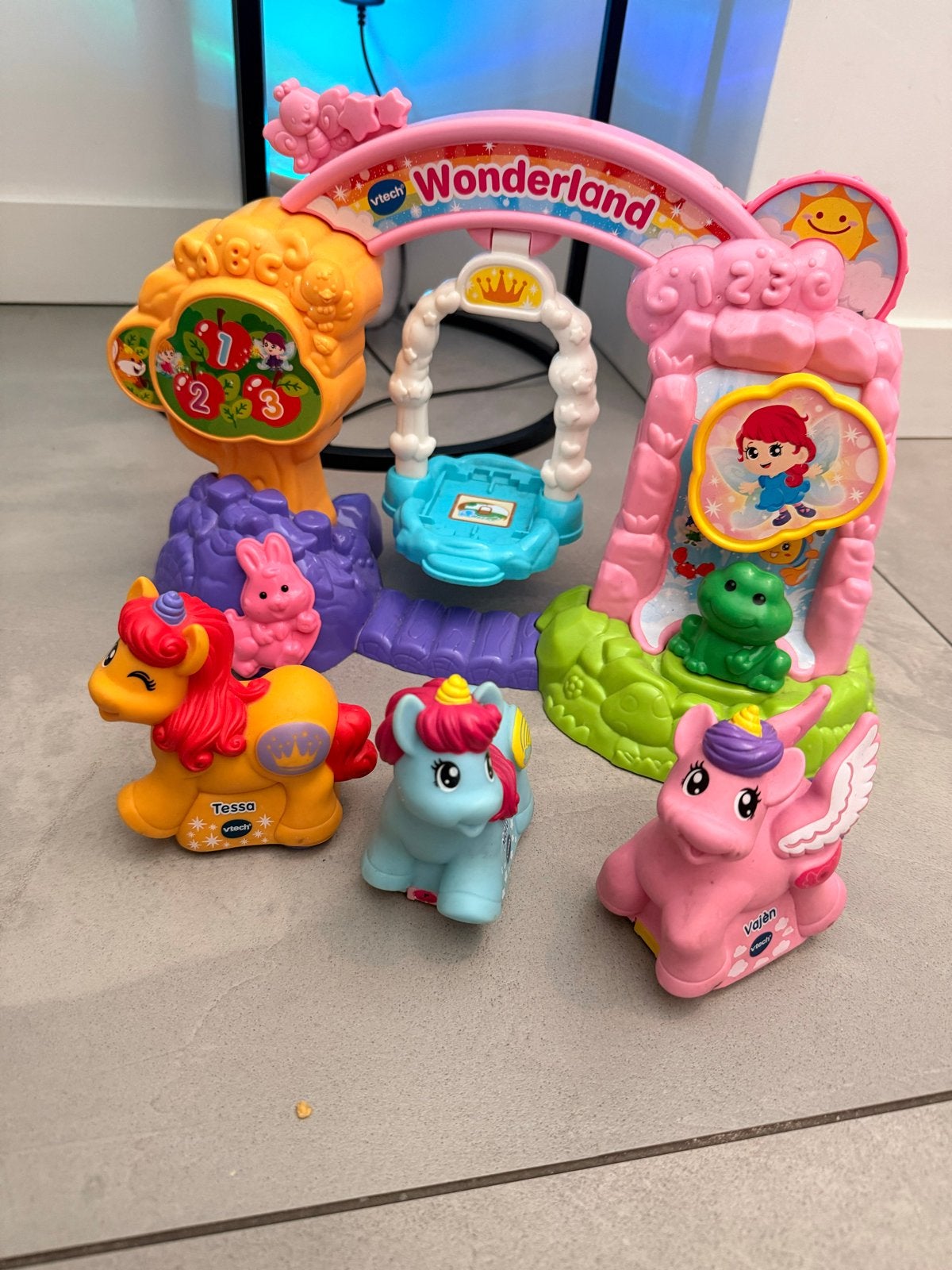 VTech Wonderland Speelset met Interactieve Pony's, Ophalen, Zo goed als nieuw, Meisje