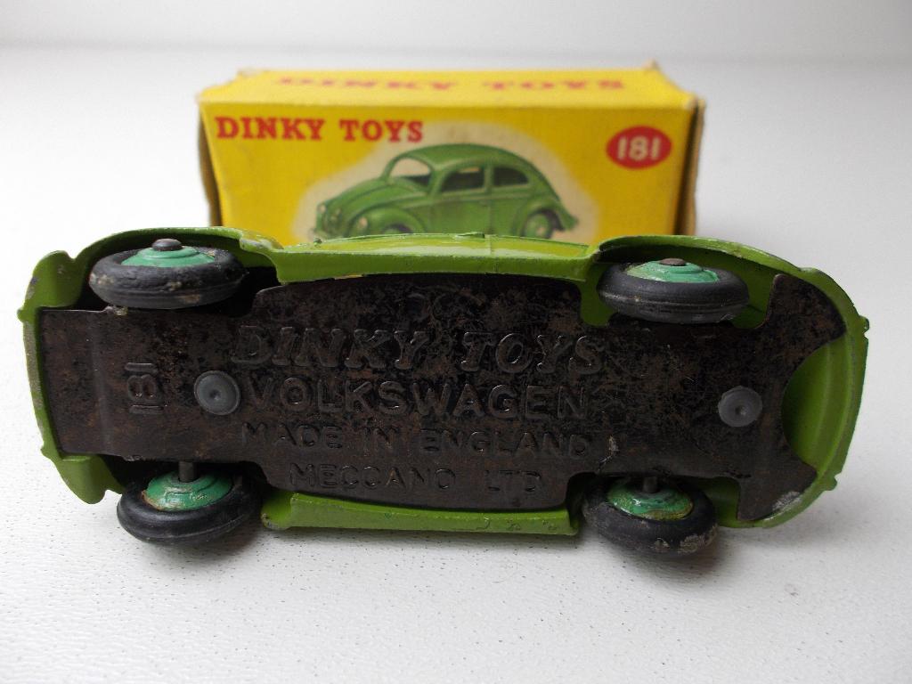 1956 Dinky Toys 181 VOLKWAGEN KEVER + ORIGINEEL DOOSJE!, Hobby en Vrije tijd, Ophalen of Verzenden, Zo goed als nieuw, Auto, Dinky Toys