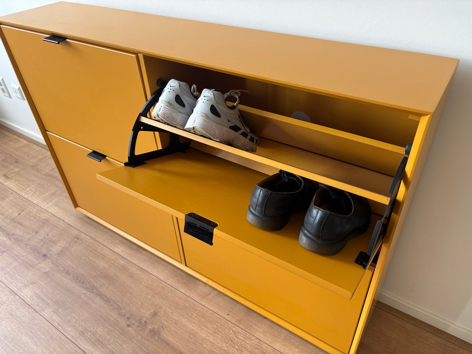 Gele schoenenkast met 4 vakken - 75x130x25 cm, Ophalen, Gebruikt