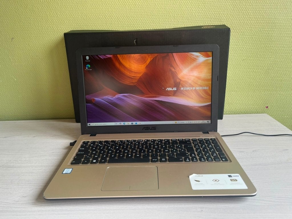 Asus Vivobook, Ophalen, Gebruikt, 2 tot 3 Ghz, Intel Core i5 processor