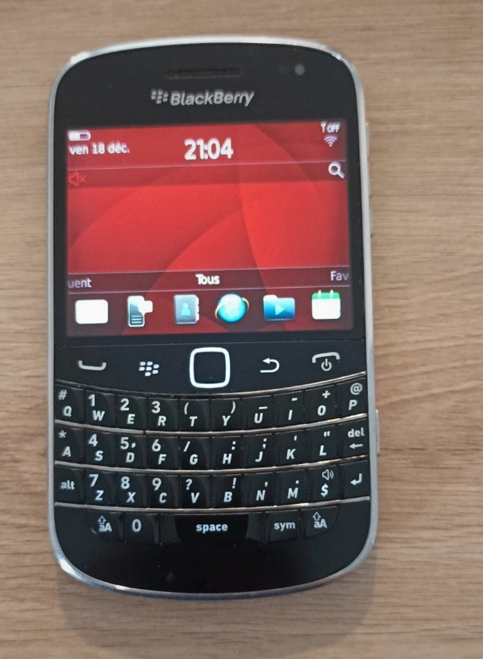 Te koop: een nette blackberry bold 9900 black edition . Deze, Ophalen of Verzenden, Zo goed als nieuw