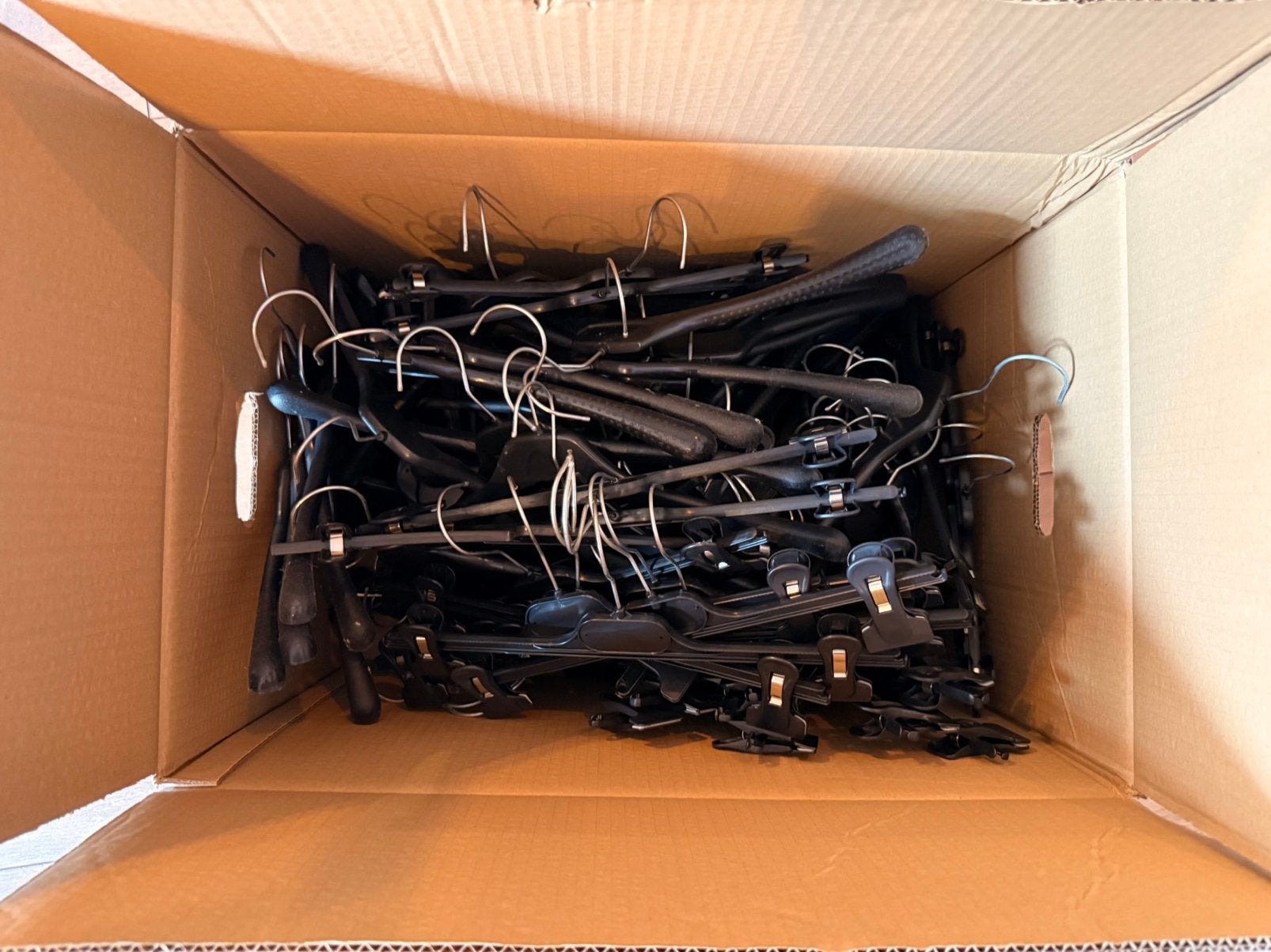 Kledinghangers, Ophalen, Gebruikt