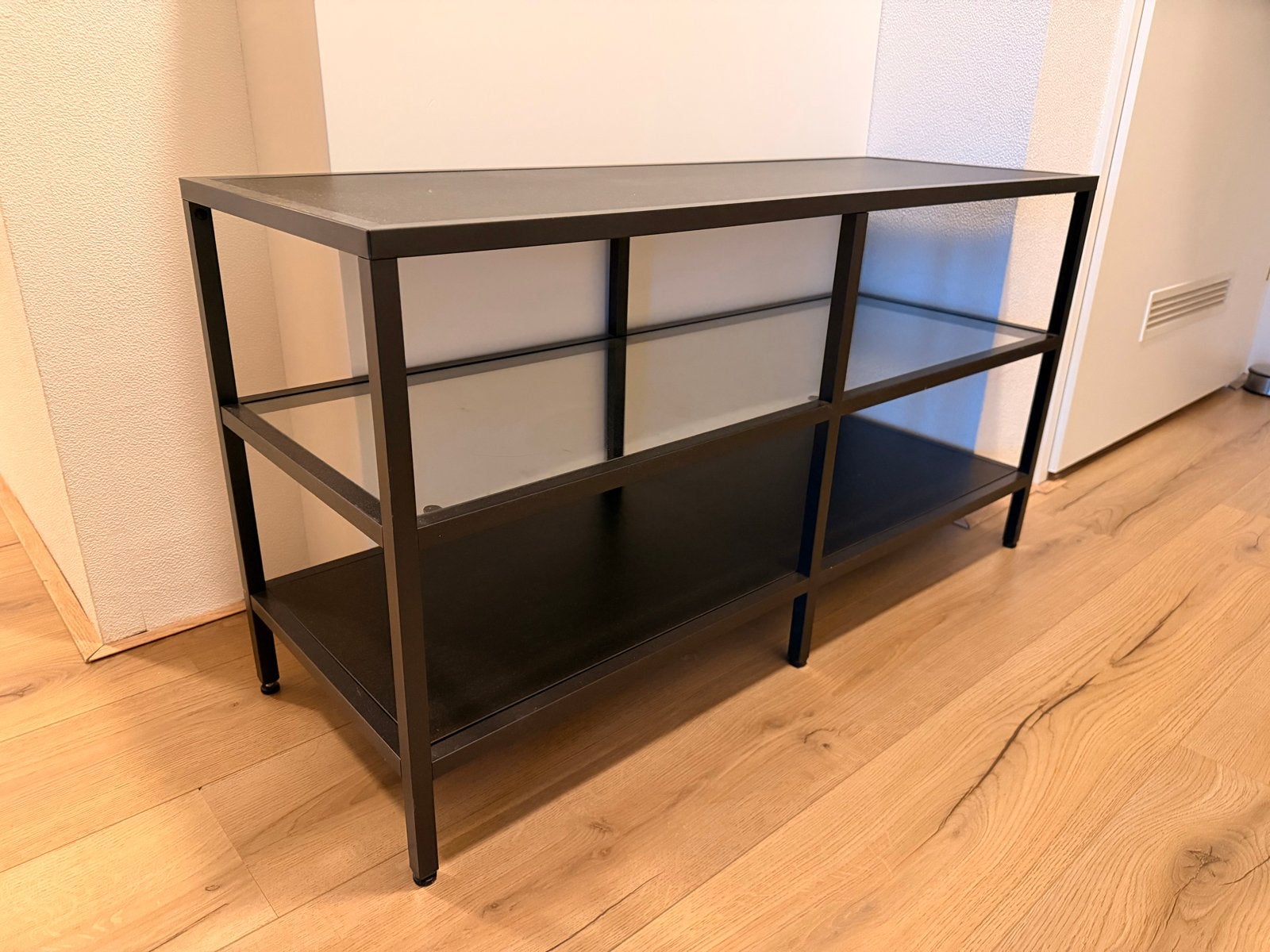 Zwart metalen rek met glazen planken, Ophalen, Gebruikt, 100 tot 150 cm, Glas