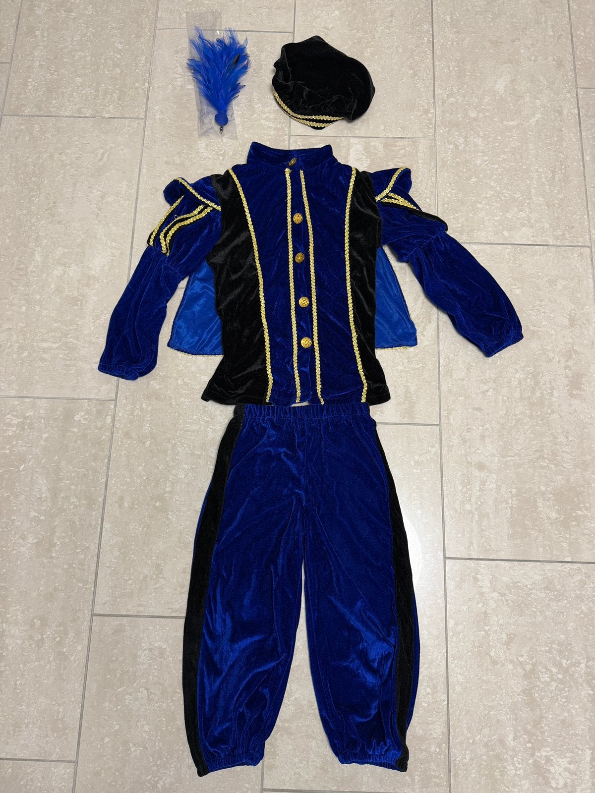 Van Hoofs luxe pietenpak met cape, baret + veer mt 7 - 9 j, Ophalen of Verzenden, Zo goed als nieuw, Jongen of Meisje
