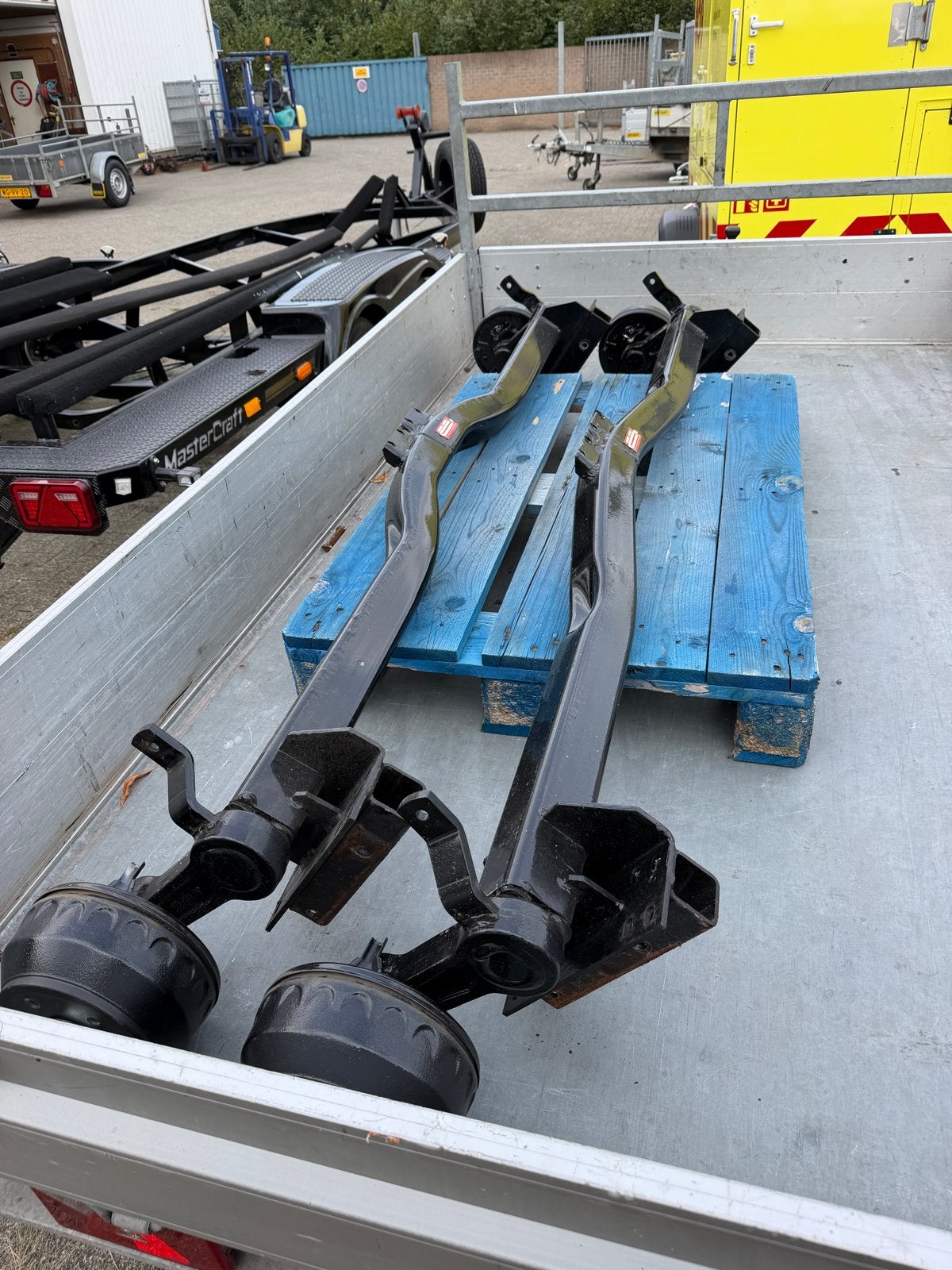 KNOTT 1500 kg diep V torsieassen met waterproof lagers, Ophalen, Zo goed als nieuw
