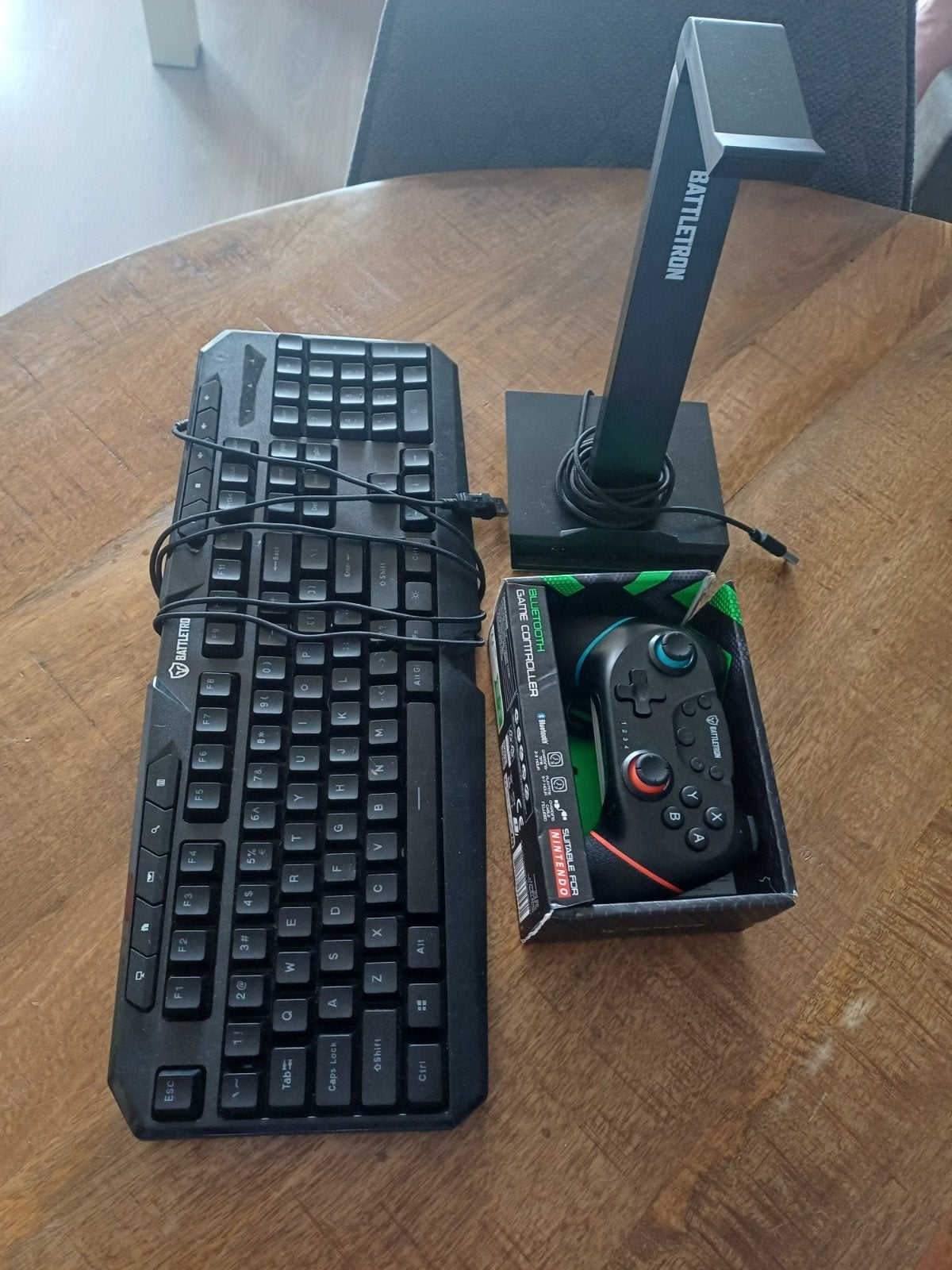 Battletron Gaming Toetsenbord, Controller & Headset Houder, Ophalen, Battletron, Gebruikt, Gaming toetsenbord