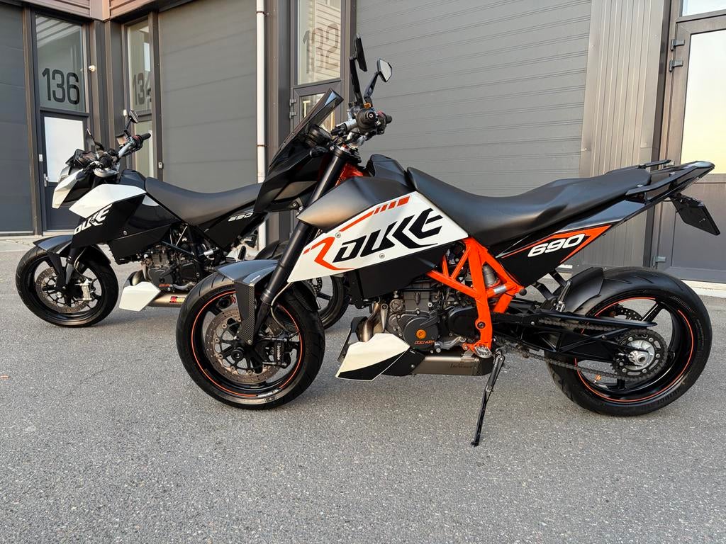 2x KTM 690 DUKE (III & R) – LAGE KM – TOPSTAAT, Gebruikt, Particulier, Meer dan 35 kW, Handgeschakeld