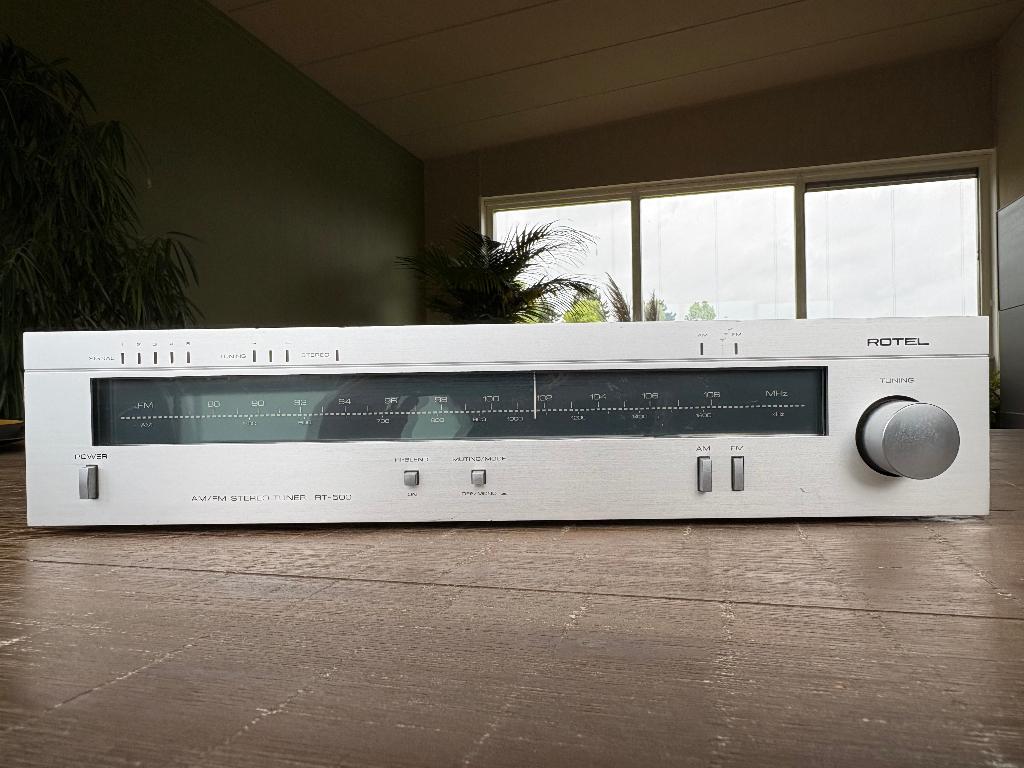 Rotel RT-500 analoge AM/FM stereo tuner, Ophalen, Gebruikt, Analoog