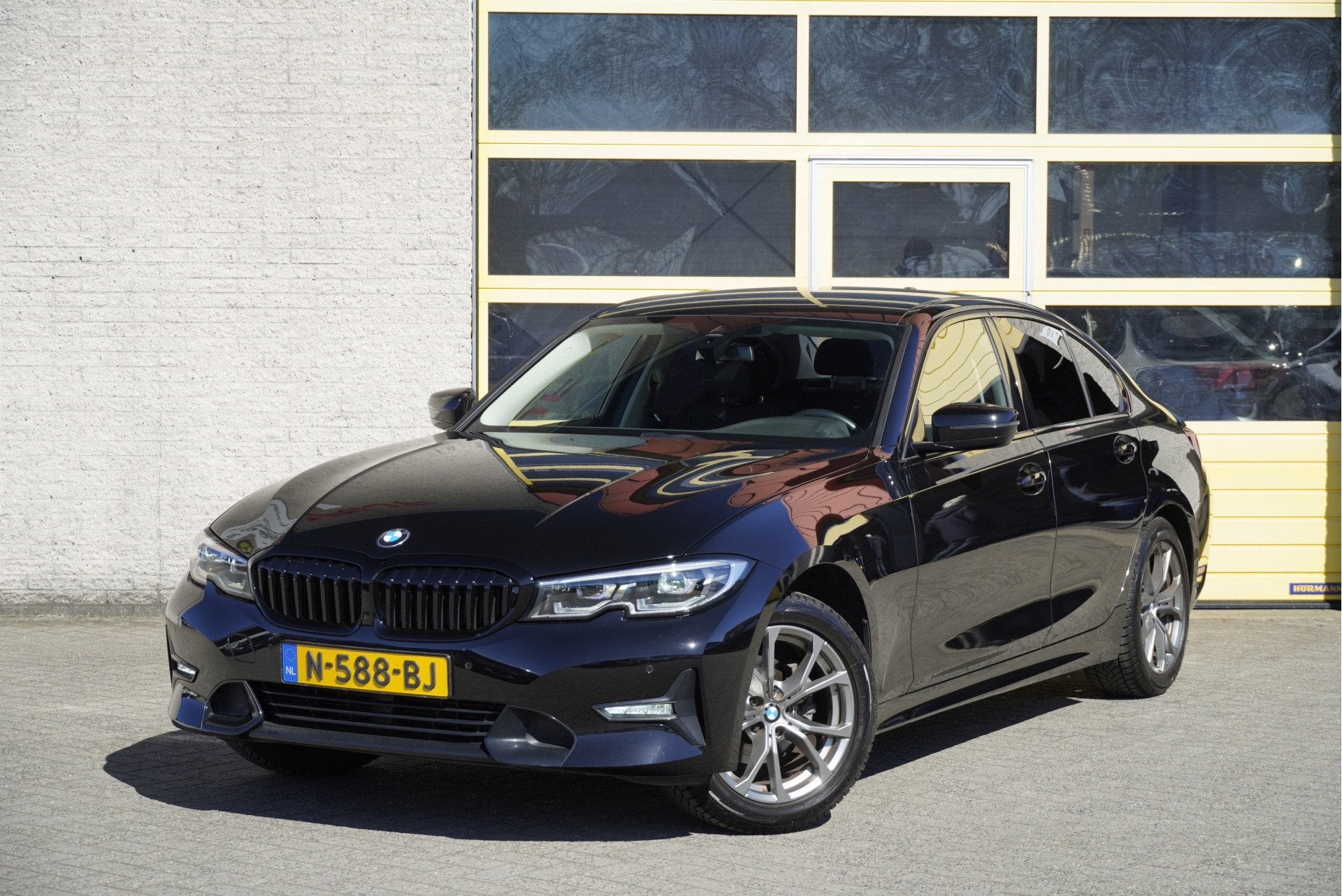 BMW 3 Serie 318i 157PK! Automaat High Business Edition BJ202, Auto's, Automaat, Achterwielaandrijving, Gebruikt, 1465 kg