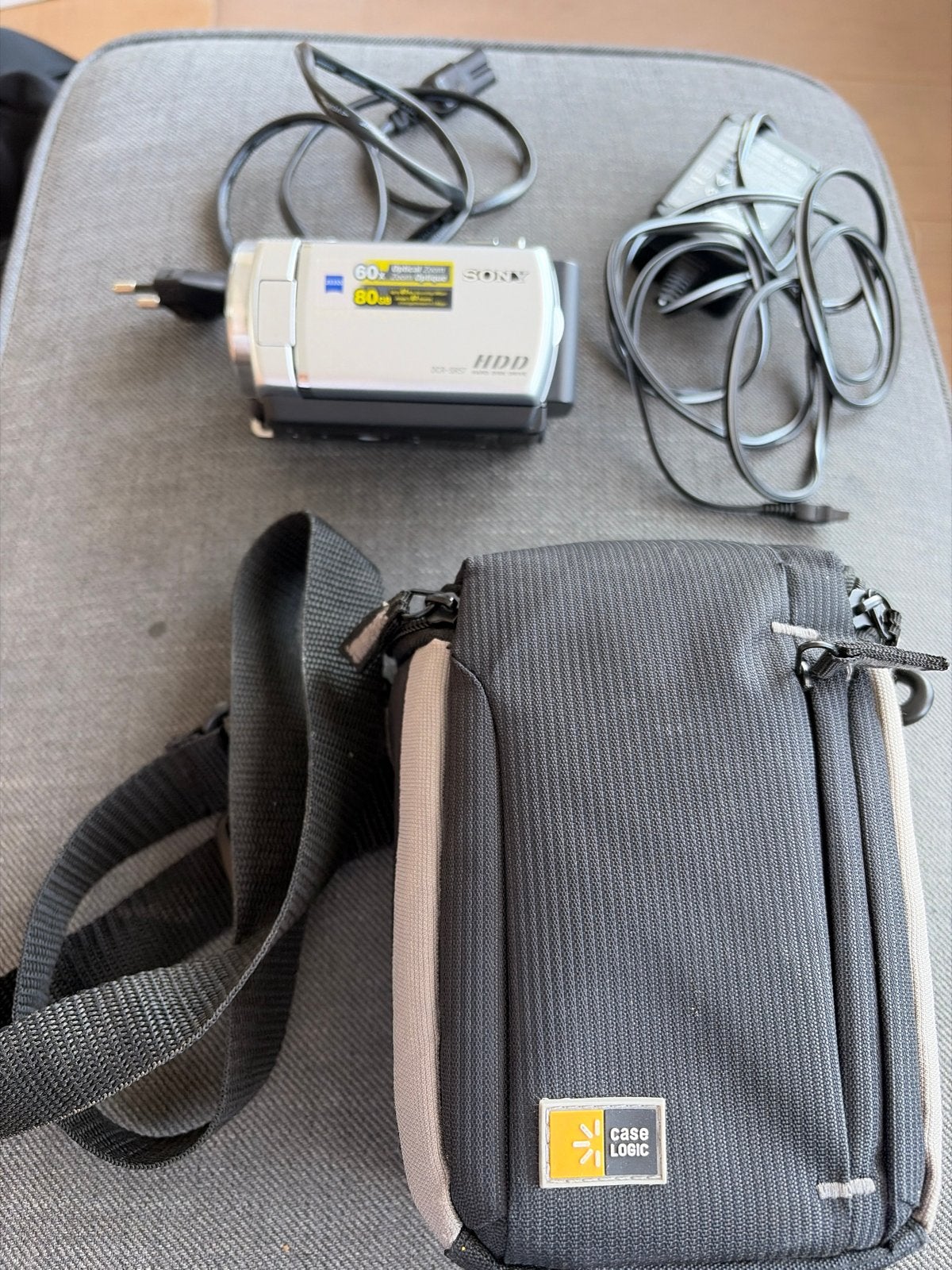 Sony Handycam DCR-SR30E met tas en oplader, 20x of meer, Ophalen of Verzenden, Sony, Camera