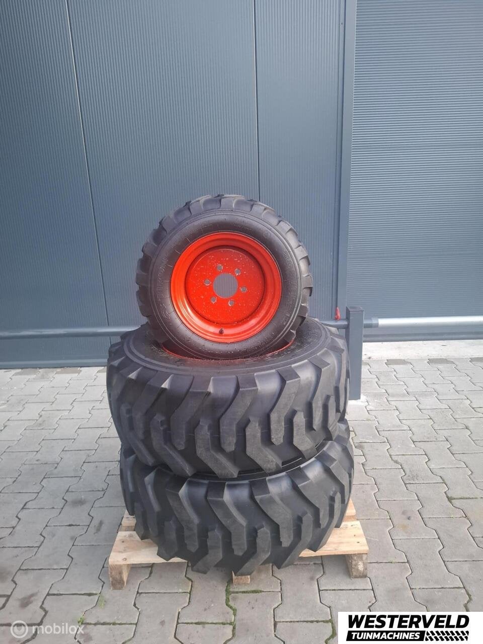 Set gebruikte industriebanden Shibaura SB25, Overige typen, Handelsplein, Shibaura, Info@westerveldtuinmachines.nl