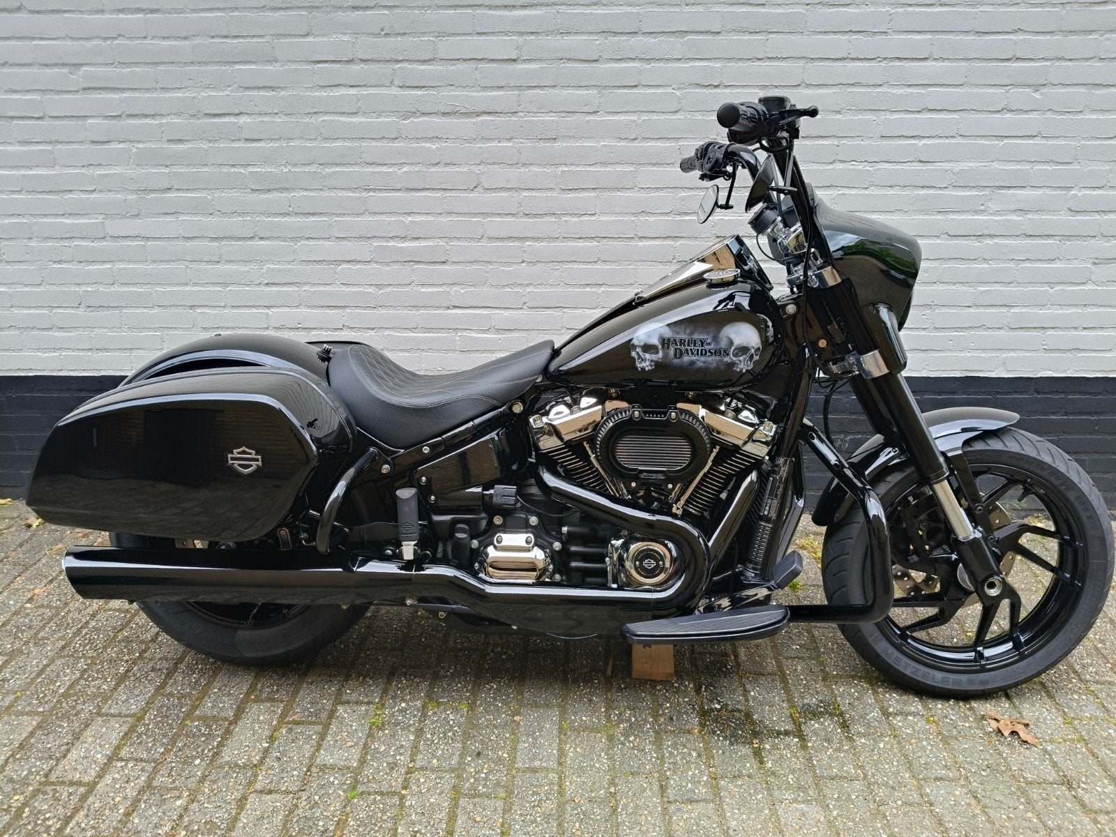 zadel set Harley Davidson Sport Glide Saddlemen Renegade, Info@rwcustomseating.nl, Nijverdal, Ophalen of Verzenden, Zo goed als nieuw