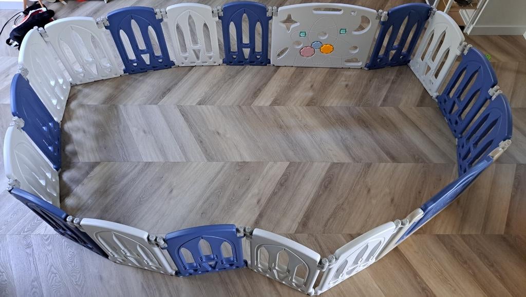 Grote kunststof grondbox / babybox met speelpaneel, Kinderen en Baby's, Ophalen of Verzenden, Zo goed als nieuw, Overige vormen