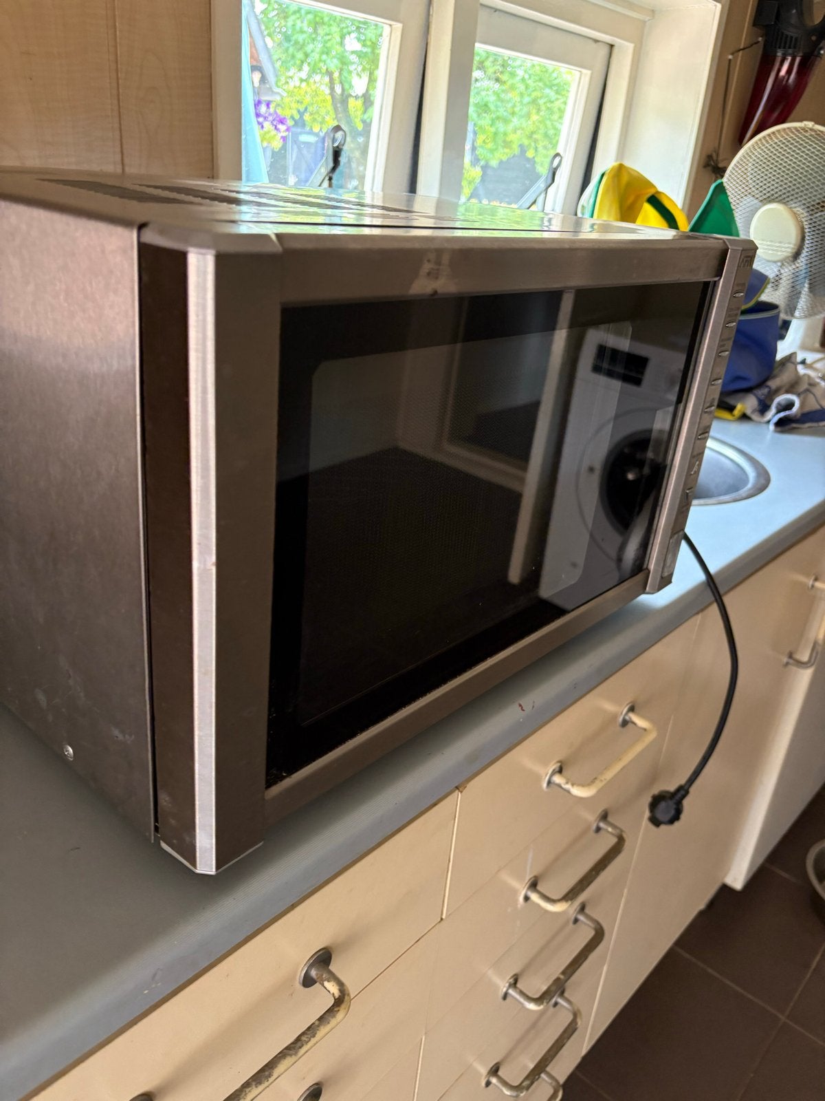 AFK Combimagnetron - Zilverkleurig, met Grill en Hete Lucht, Ophalen, Combimagnetron, Gebruikt, Grill
