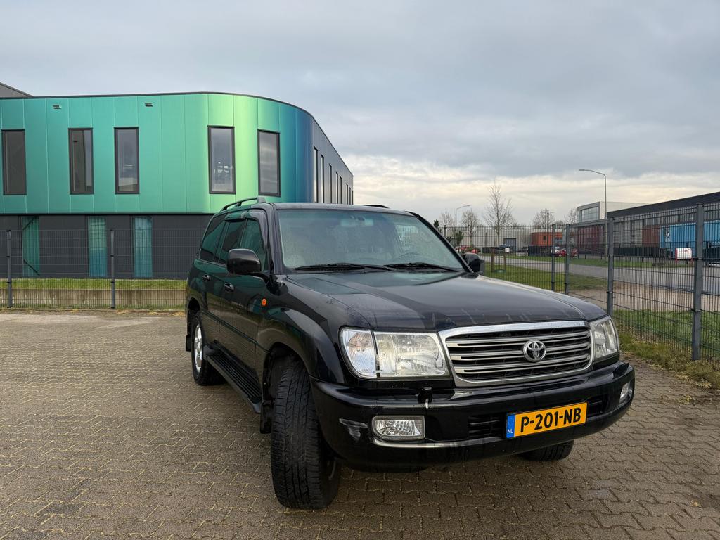 Toyota Land Cruiser V8