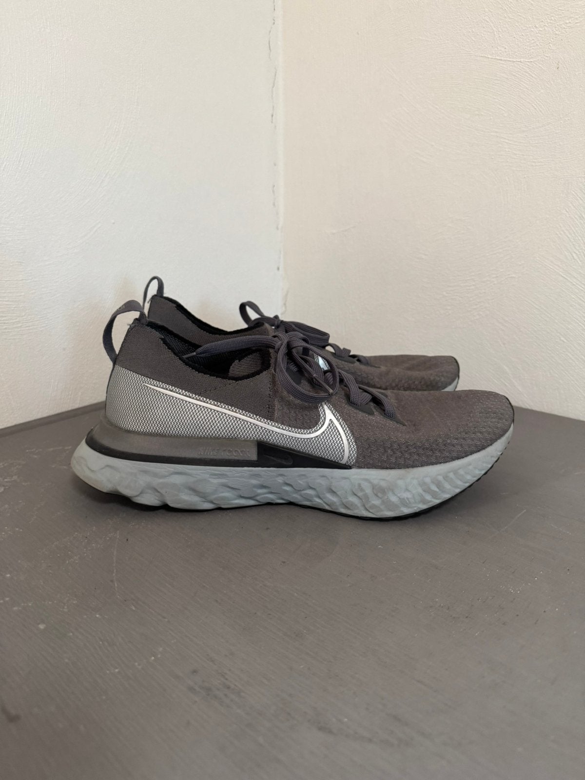 Nike react infinity sneakers maat 43 grijs, Ophalen of Verzenden, Zo goed als nieuw, Hardloopschoenen, Nike