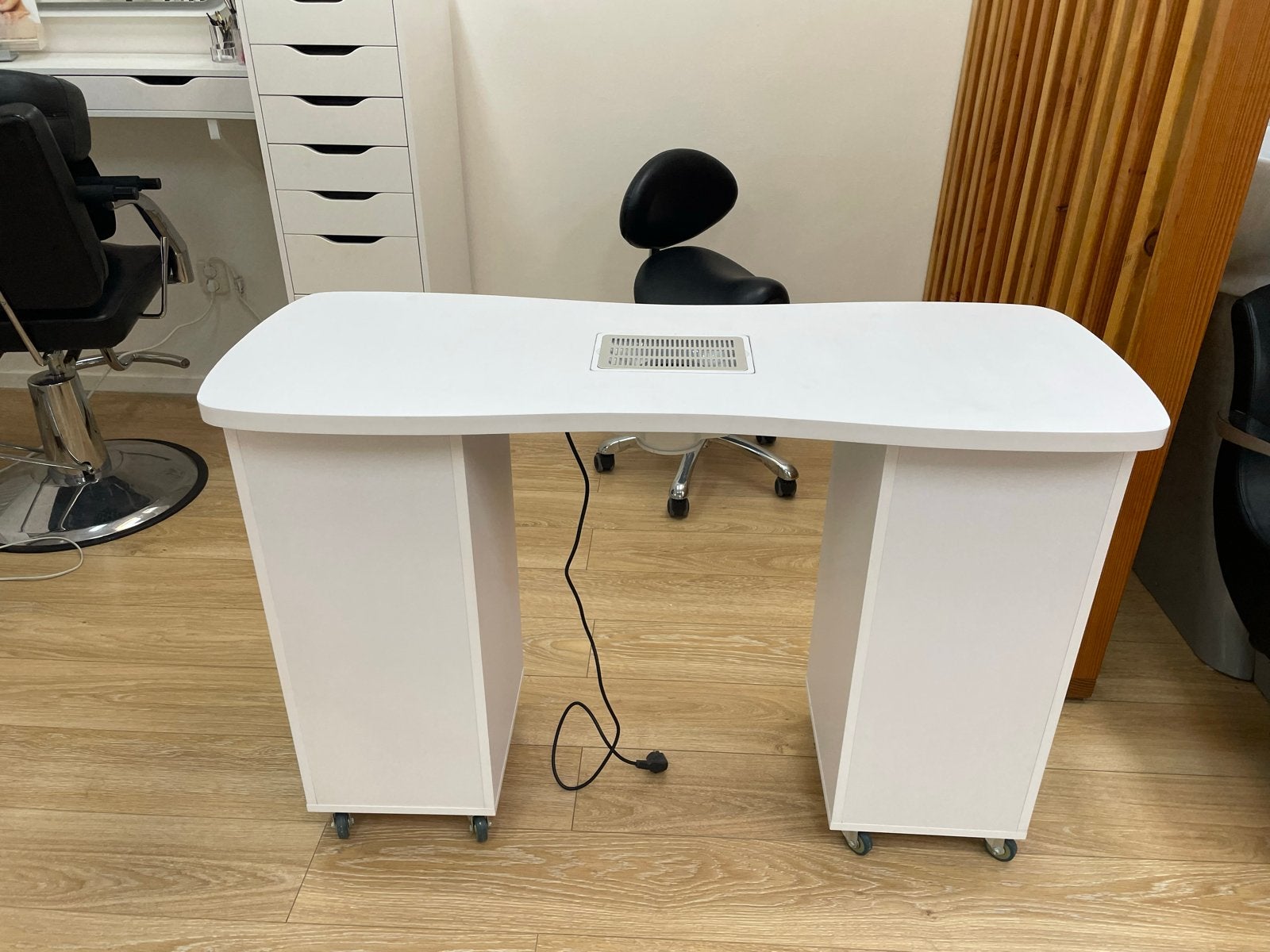 Nageltafel met afzuiging en opbergruimte, Ophalen, Zo goed als nieuw, Wit, Handen en Nagels