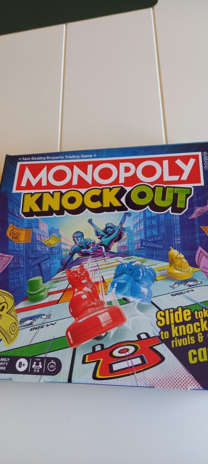 Monopoly Knock Out - Snel en Dynamisch Bordspel, Drie of vier spelers, Ophalen of Verzenden, Zo goed als nieuw, Hasbro Gaming