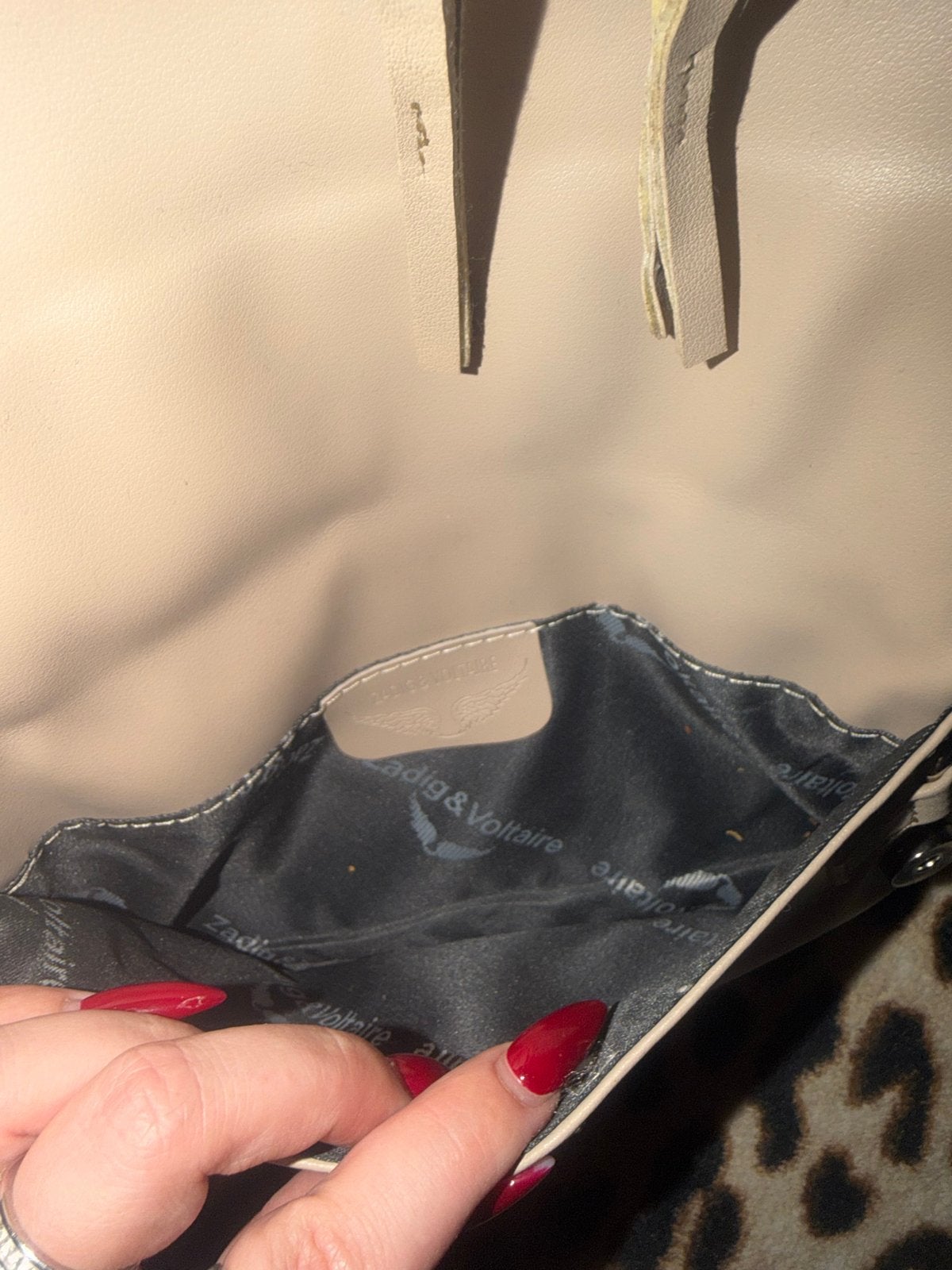 Foto 2 van Zadig & Voltaire Rock Clutch Tasje - Beige Leer