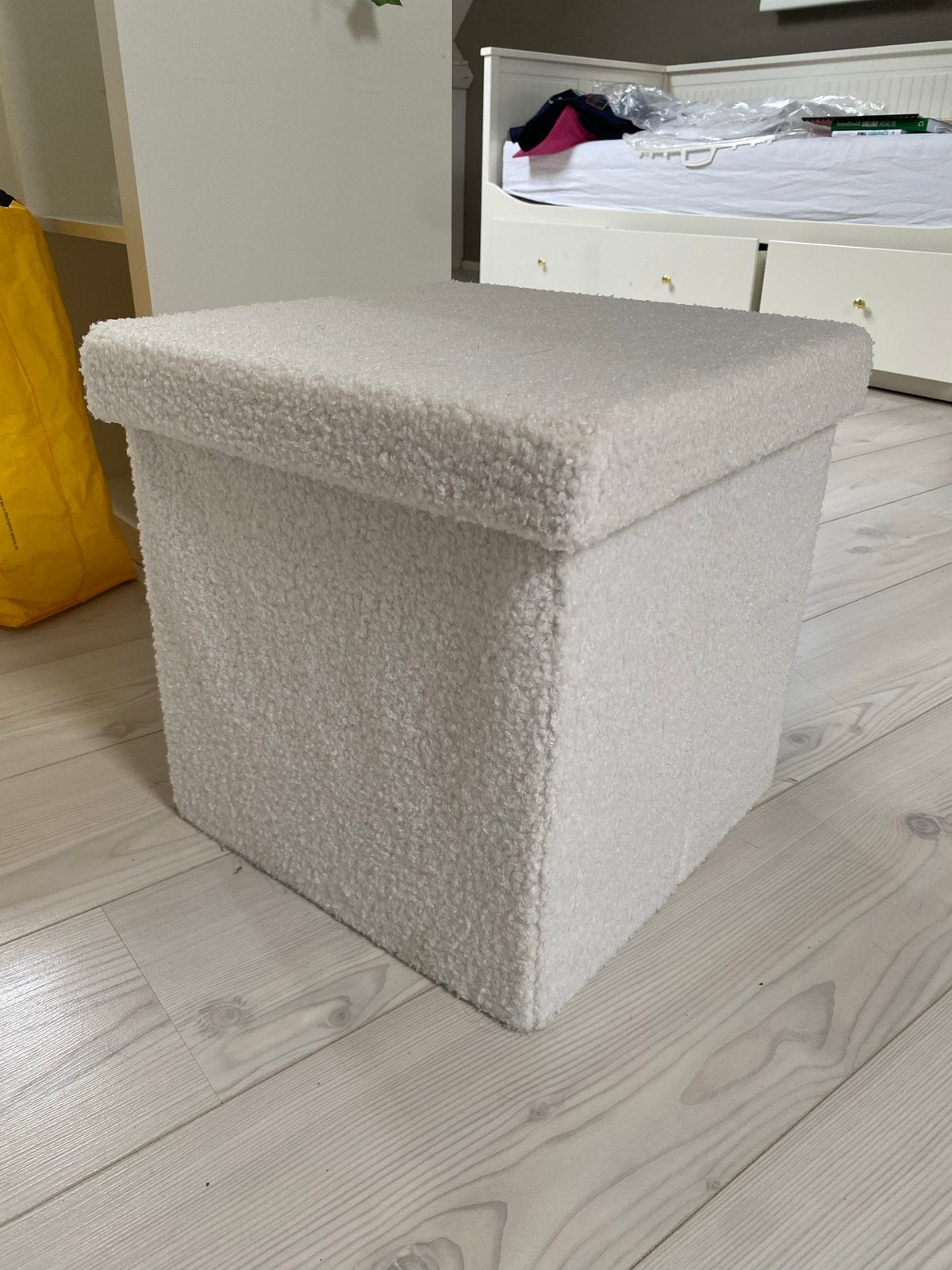 Beige Teddy Poef - Zachte Opbergkruk, Huis en Inrichting, Banken | Voetenbanken en Poefen, Minder dan 50 cm, Vierkant, Ophalen of Verzenden