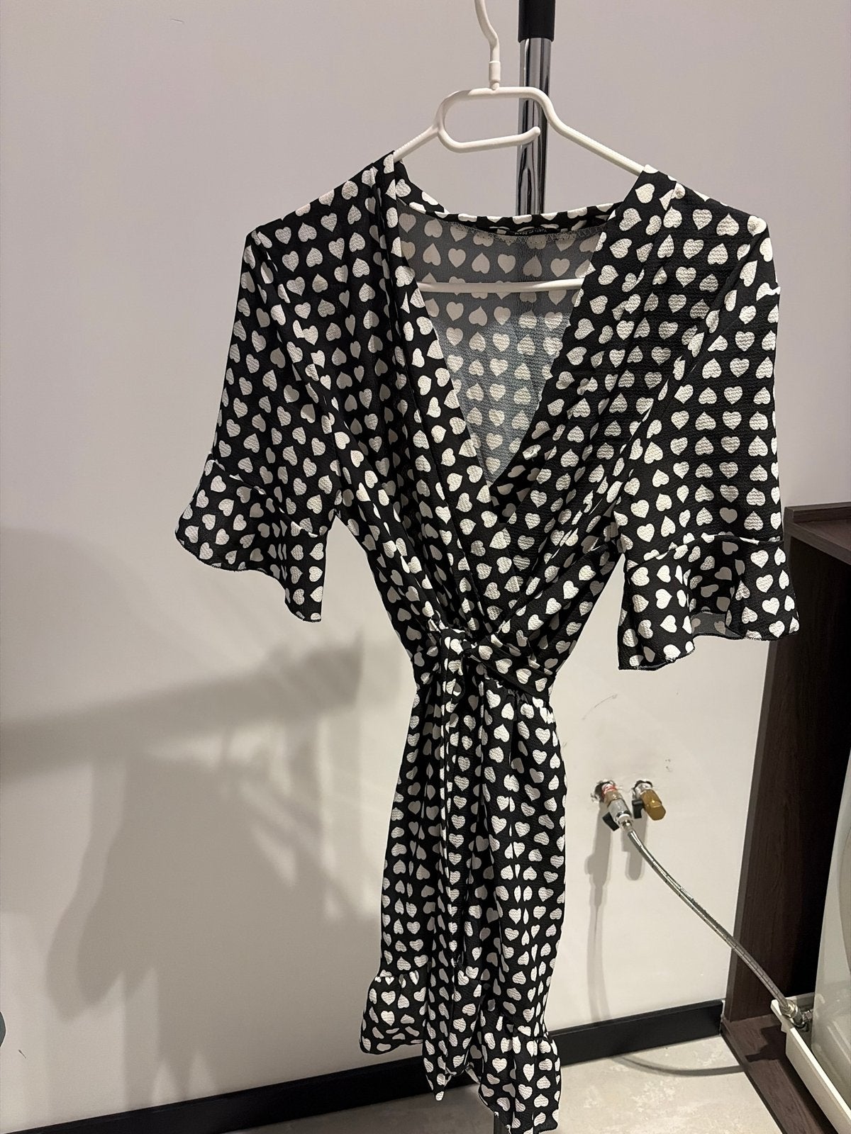 Zwarte jumpsuit met hartjesprint - Maat S, Kleding | Dames, Ophalen, Gedragen, Maat 36 (S), Zwart