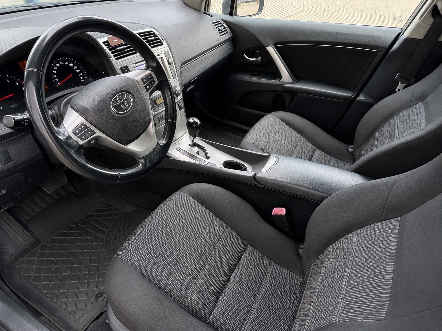 Toyota Avensis Wagon 1.8 VVTi Business Automaat, Camera, Cru, Euro 5, Zwart, 4 cilinders, Origineel Nederlands
