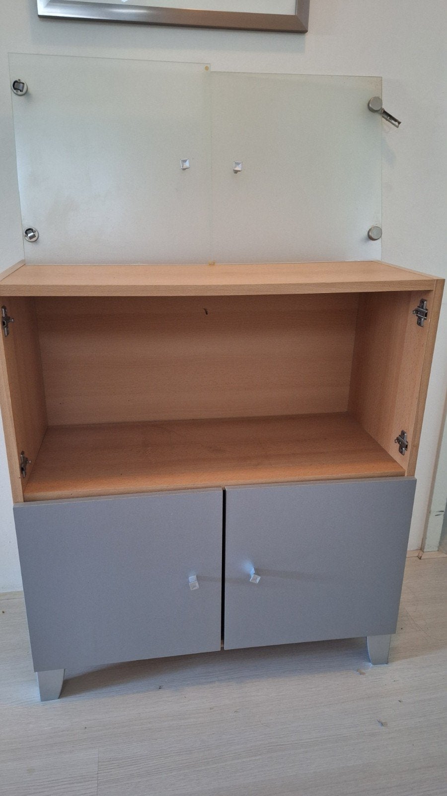 Ikea houten kastje met melkglazen deurtjes, Ophalen