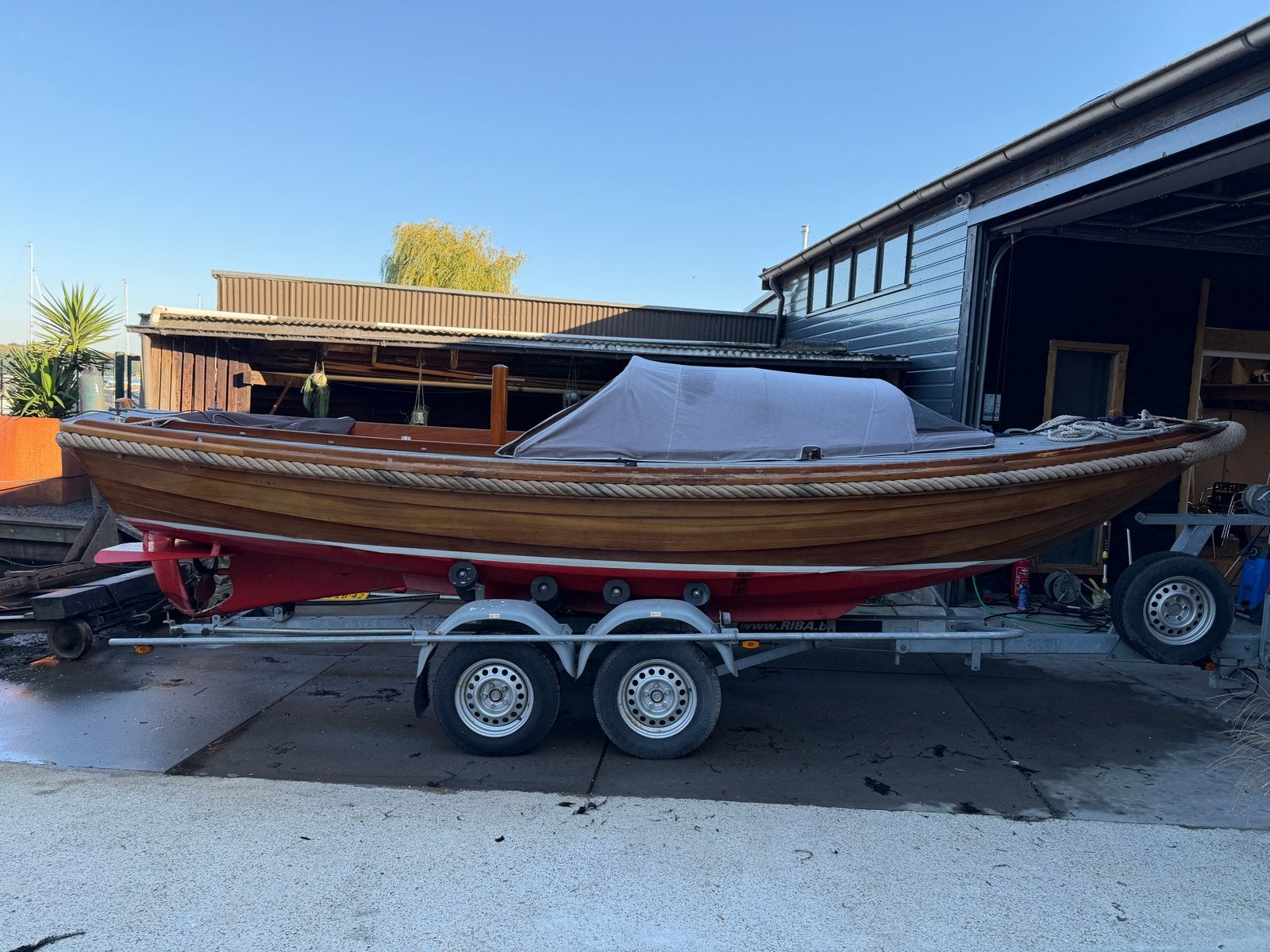 Laatste kans weggeefprijs scherpelvlet, Watersport en Boten, Gebruikt, Binnenboordmotor, Sloep, Kussenset