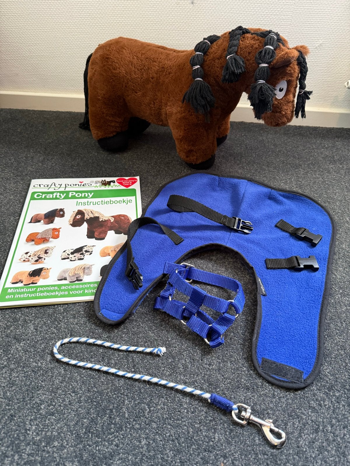 Crafty Pony met deken, halster en instructieboekje, Ophalen of Verzenden, Zo goed als nieuw, Jongen of Meisje