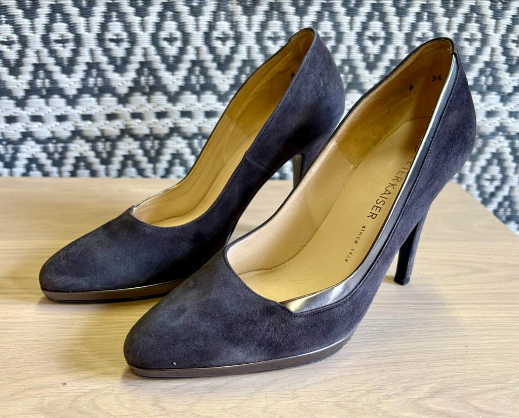 Suede pumps, Ophalen of Verzenden, Zo goed als nieuw