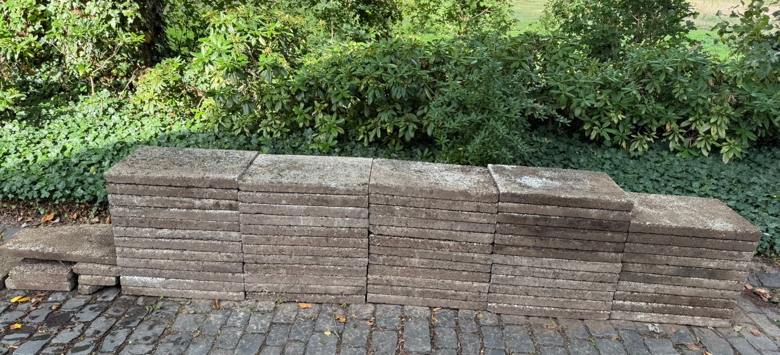Grindtegels - gratis ophalen, Tuin en Terras, Bielzen en Borders, Ophalen, Zo goed als nieuw, Minder dan 100 cm, 25 tot 50 cm