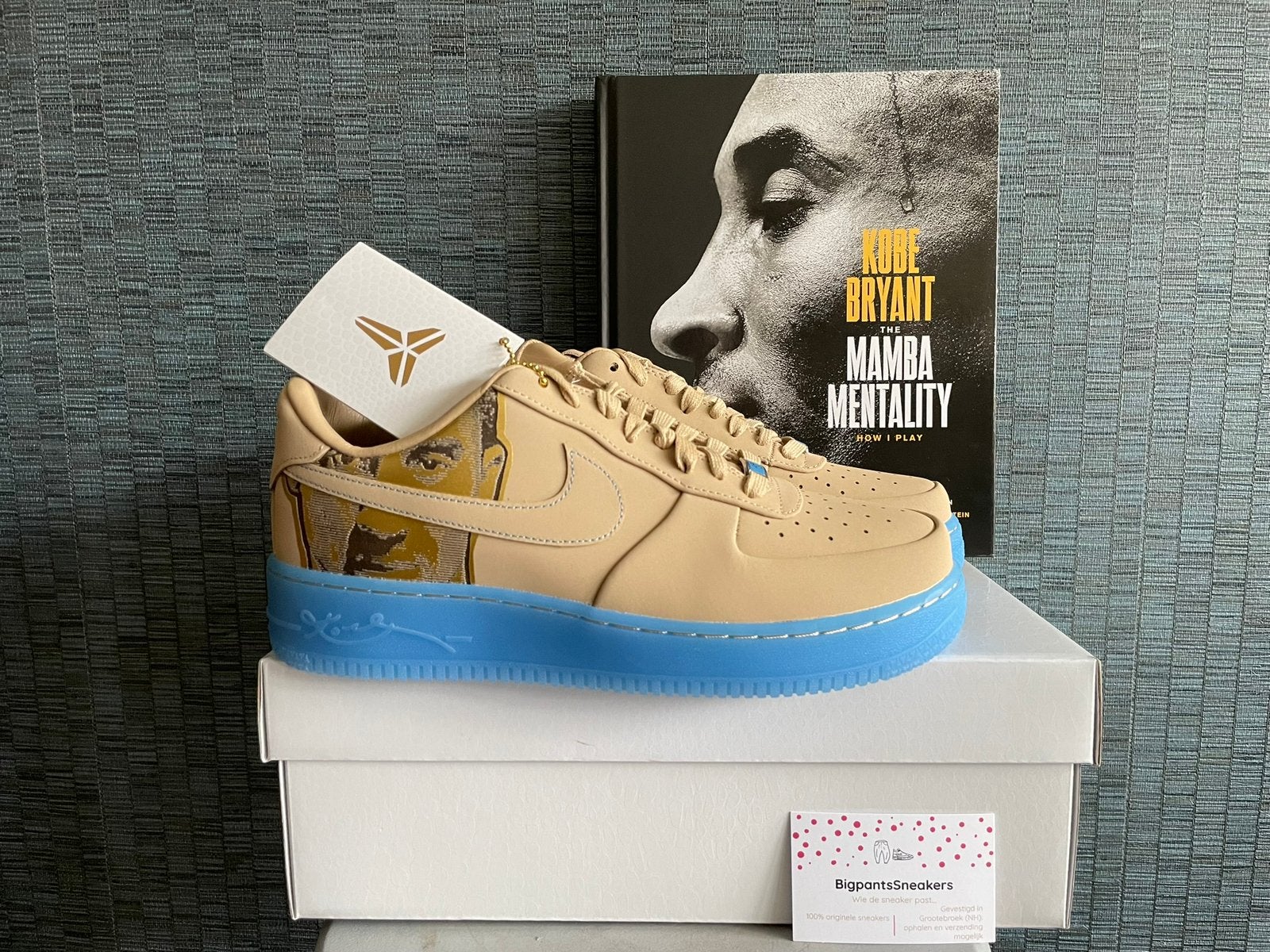 Nike Air Force 1 EU44 Kobe Bryant Protro Mamba mentality, Wit, Nieuw, Ophalen of Verzenden, Sneakers of Gympen