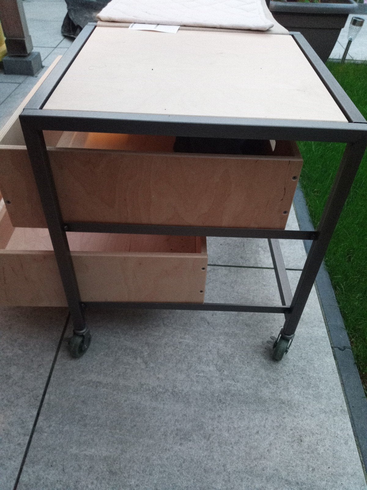IKEA ladekastje op wielen - Handig en compact, Minder dan 50 cm, Modern, functioneel, 1 of 2 laden, Zo goed als nieuw