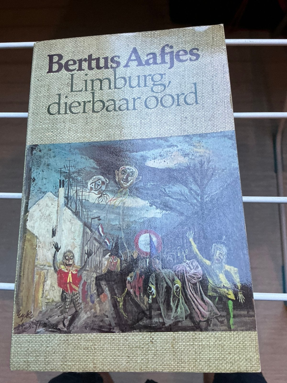 LIMBURG DIERBAAR OORD. BERTUS AAFJES, Ophalen of Verzenden, Gelezen