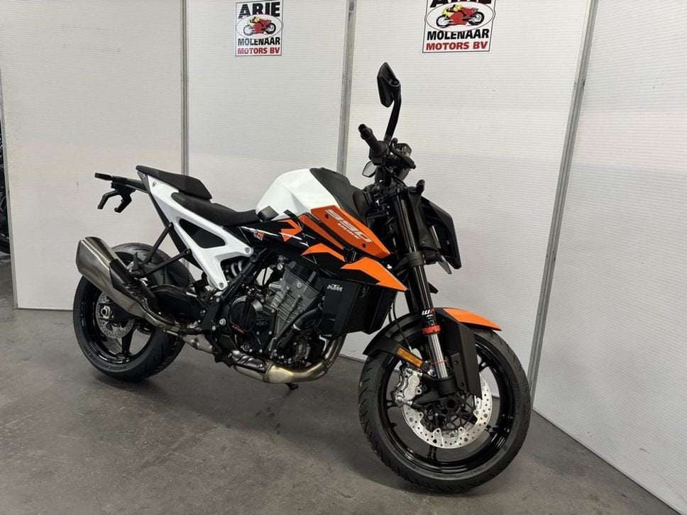 KTM 990 DUKE (bj 2026), Motoren, 2 cilinders, KTM, Bedrijf, Onbekend