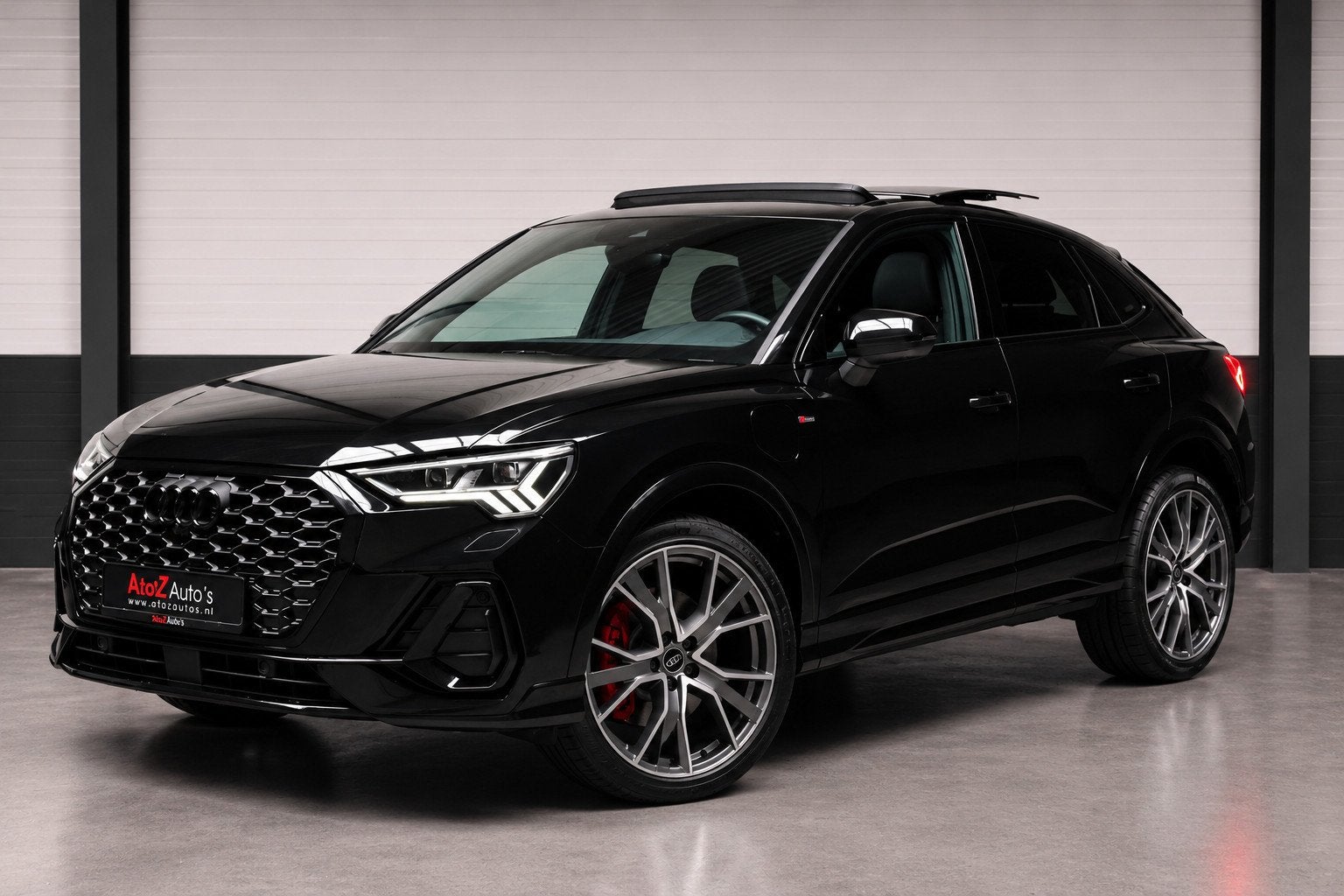 Audi Q3 Sportback 45 TFSI e S Edition 3X S-Line PANO KEYLES, Auto's, Dealer onderhouden, Gebruikt, Met garantie (alle), Leder en Stof