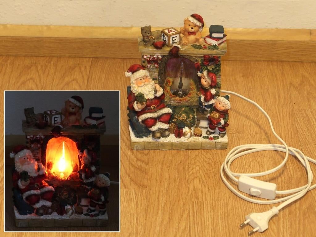 kerstman en kids bij open haard, kerst tafereel met lampje, Diversen, Kerst, Zo goed als nieuw, Verzenden