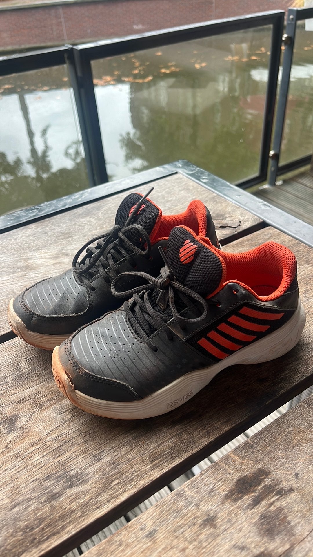 Mooie tennisschoenen K Swiss maat 33, Sport en Fitness, L2, Gebruikt, K-Swiss, Schoenen