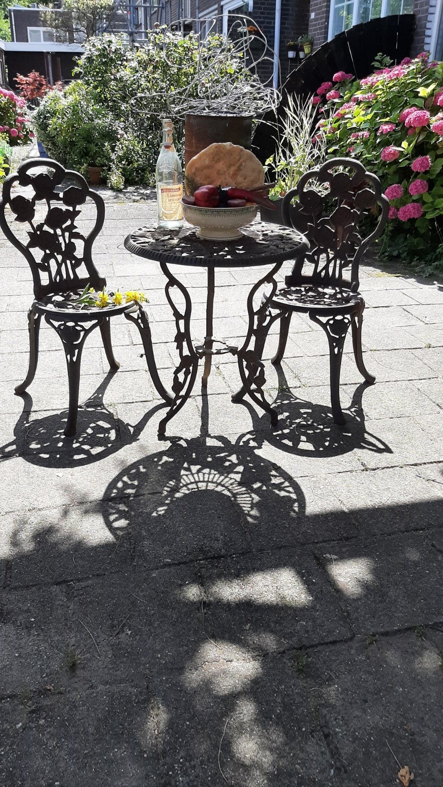 Antieke gietijzeren bistro set - 2 stoelen en tafel, Ophalen