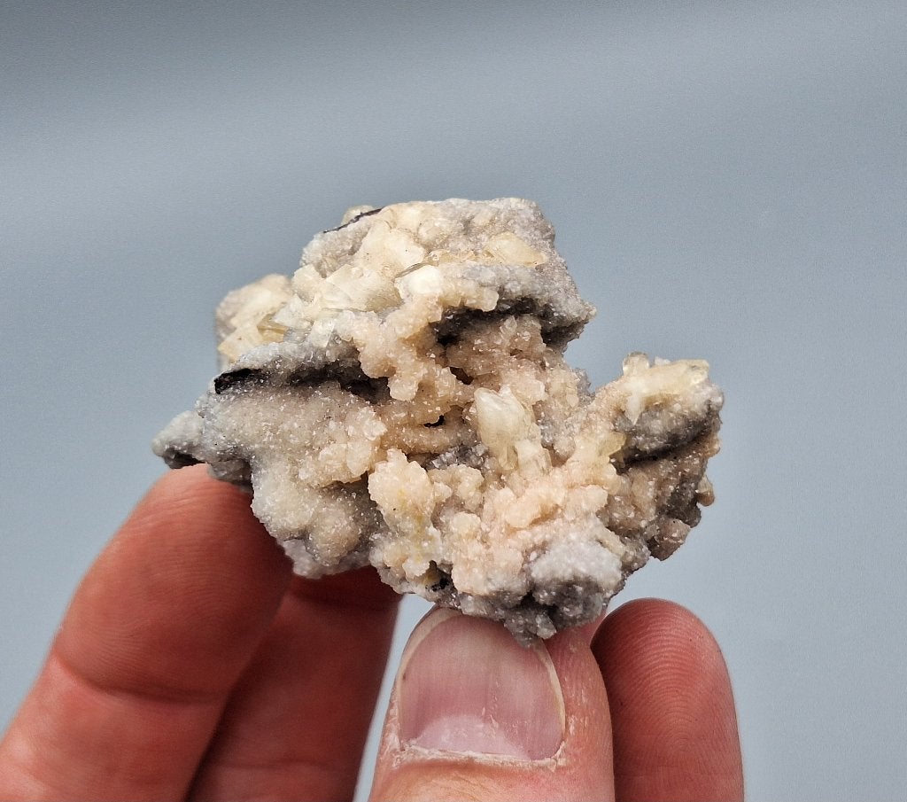 Calciet op Dolomiet - Tsumeb Mine, Namibië, Ophalen of Verzenden, Mineraal