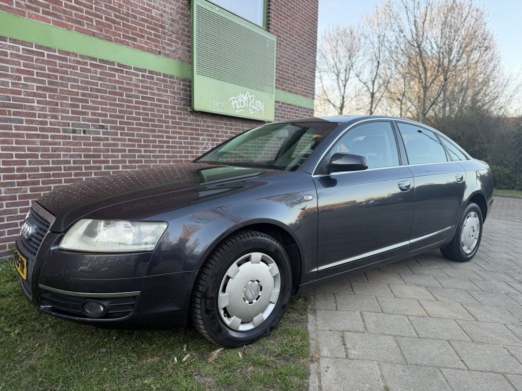Audi A6 Limousine 2.4 Pro-Line*2005*Airco|Cruise|T-haak, Voorwielaandrijving, Stof, Gebruikt, Zwart