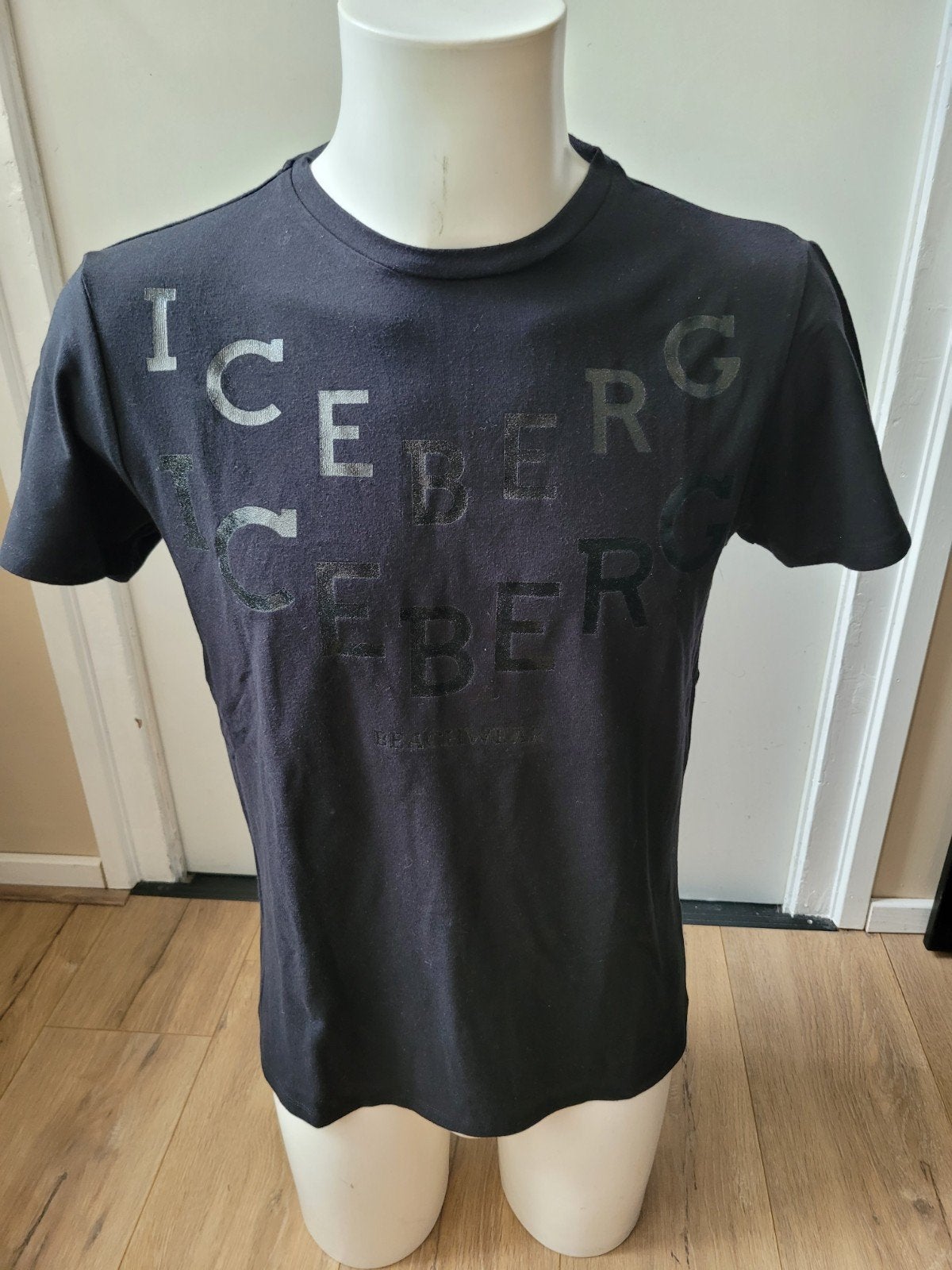 Leuke blauwe Iceberg t-shirt maat L, Maat 52/54 (L), Blauw, Ophalen of Verzenden, Zo goed als nieuw
