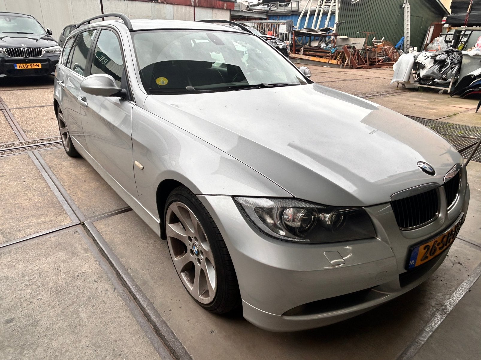 BMW 3-Serie 2.5 I 325 Touring AUT 2006 Grijs, Auto diversen, Schadeauto's, 2497 cc, Stationwagon, Zilver of Grijs, Benzine