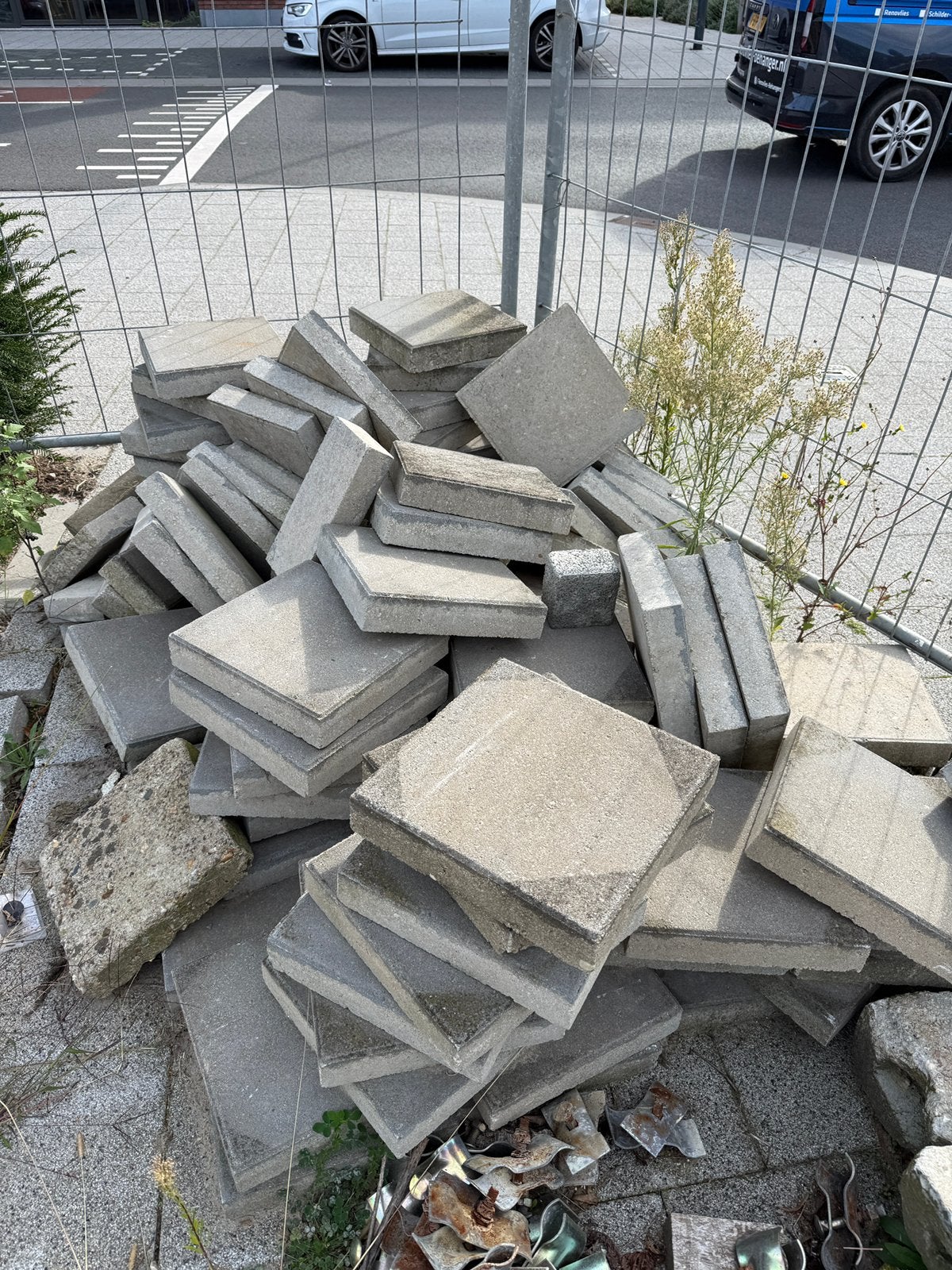 Gratis Ophalen Betontegels Siertegels, Tuin en Terras, Ophalen, Zo goed als nieuw, Beton, Terrastegels