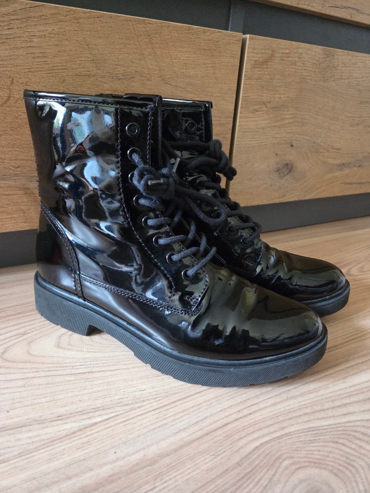 Zwarte (lak) veterboots. Maat 39., Ophalen, Zo goed als nieuw, Zwart