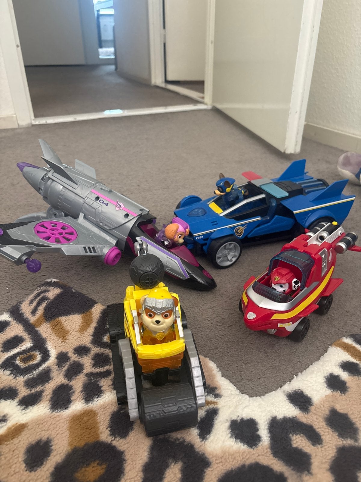 Paw patrol voertuigen incl poppetjes, Kinderen en Baby's, Speelgoed | Actiefiguren, Ophalen, Zo goed als nieuw